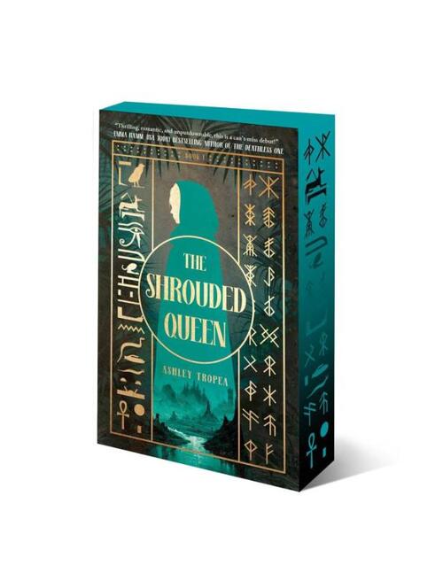 Boekcover van Shrouded Queen – Ashley Tropea