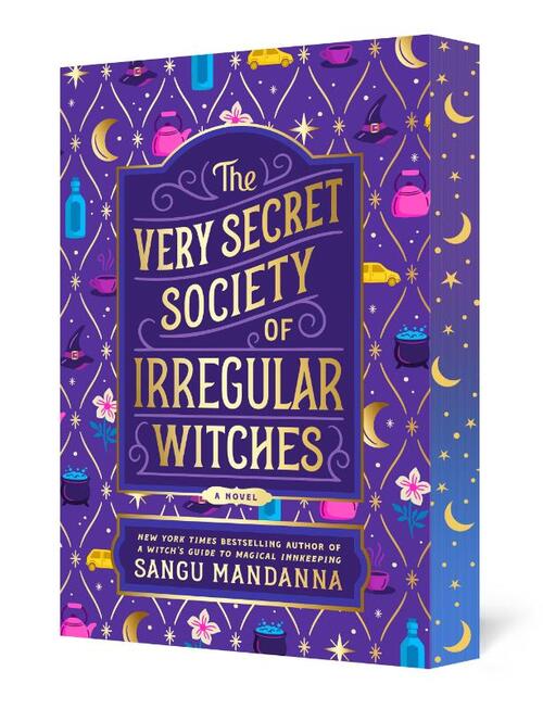Omslag van The Very Secret Society of Irregular Witches: Deluxe Edition van Sangu Mandanna, paperback met sprayed edges