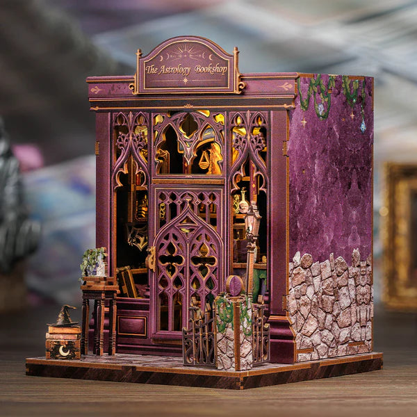 Miniatuurhuisje The Astrology Bookshop detail