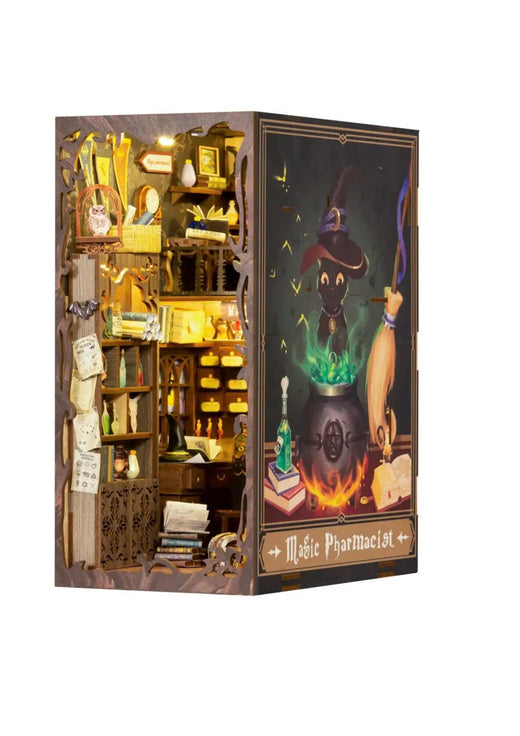 Cutebee The Magic Pharmacist book nook, houten DIY bouwpakket voor je boekenkast
